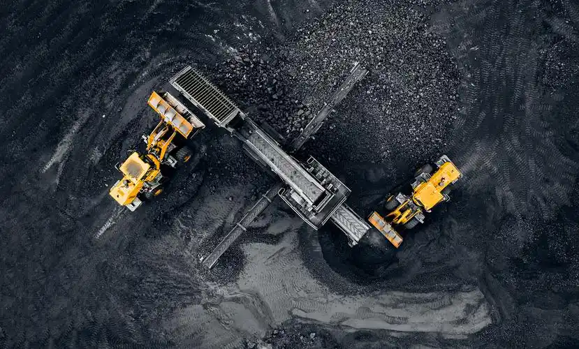 煤矿机械设备工作场景